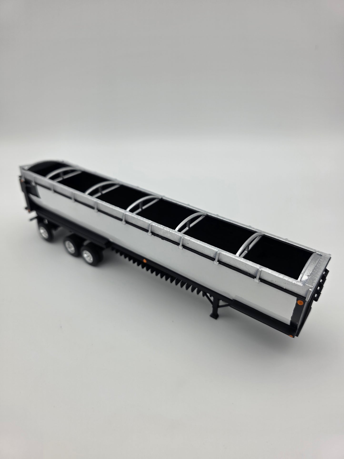 Aulick Aultimate belt trailer, 48ft, curved side