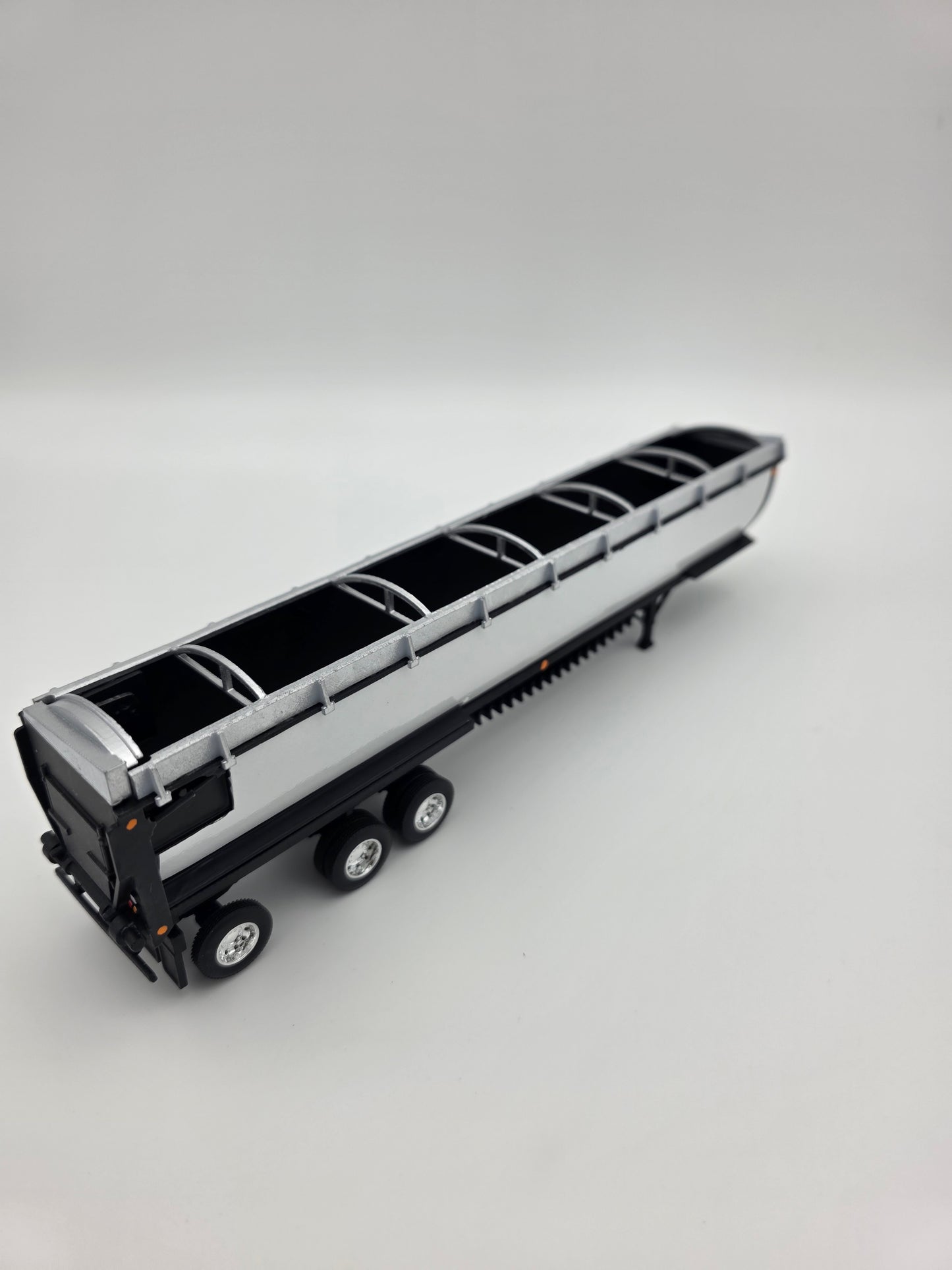 Aulick Aultimate belt trailer, 48ft, curved side