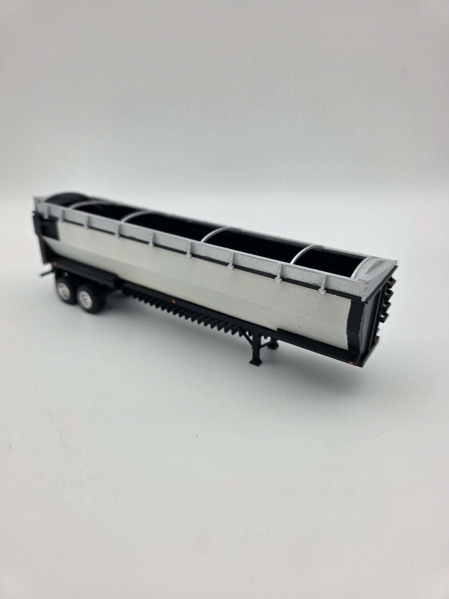 Aulick Aultimate belt trailer, 42ft, angled side