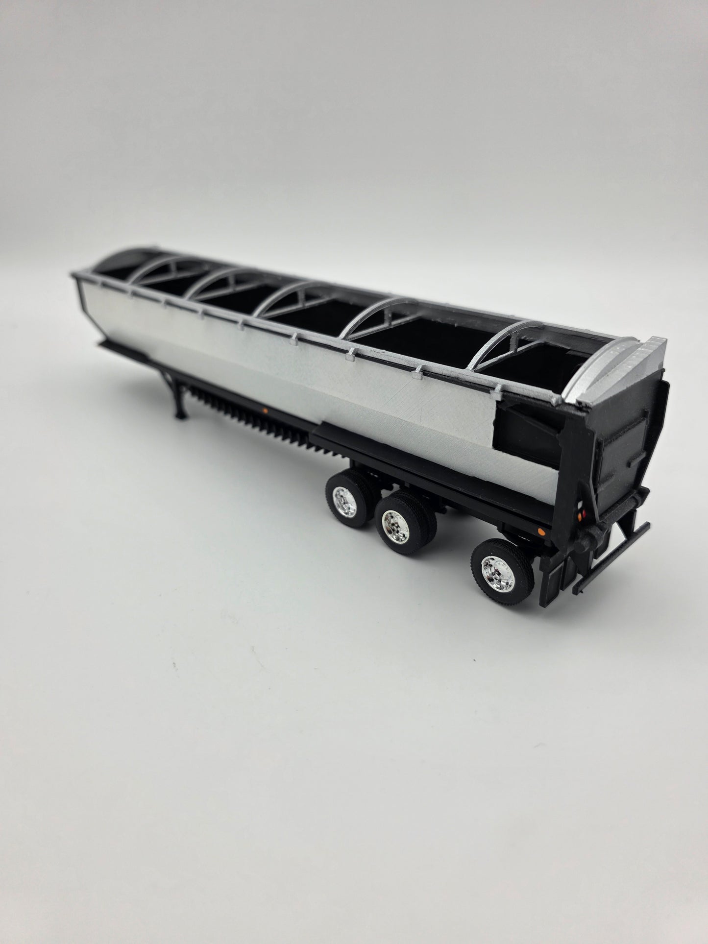 Aulick Aultimate belt trailer, 48ft, angled side