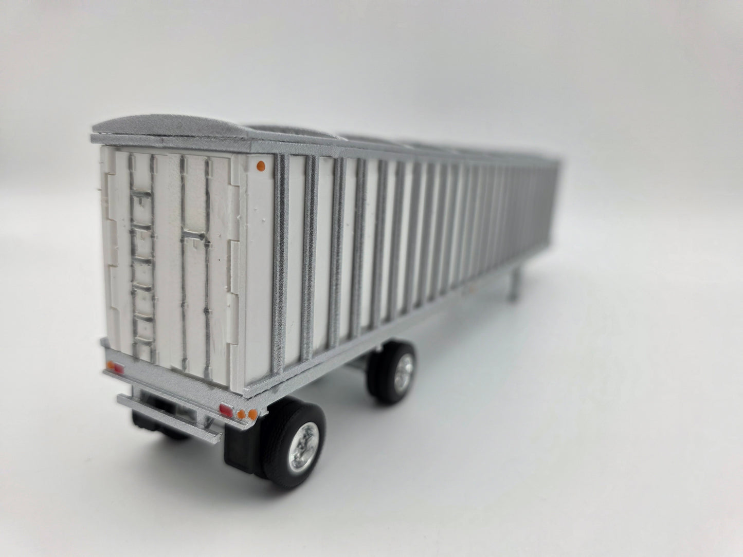 Shuffle floor trailer, 53ft spread axle, stakeside