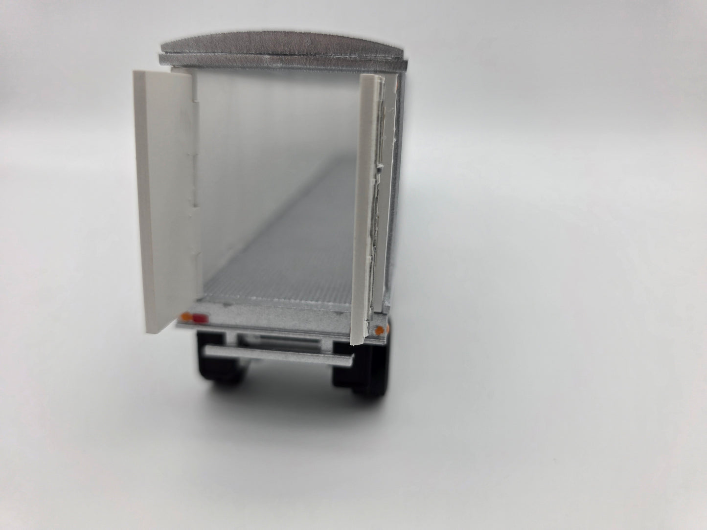 Shuffle floor trailer, 53ft spread axle, stakeside