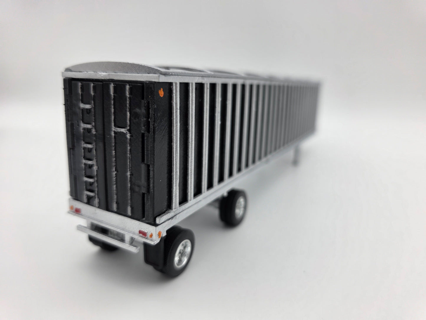 Shuffle floor trailer, 53ft spread axle, stakeside