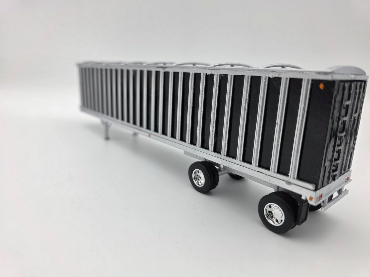 Shuffle floor trailer, 53ft spread axle, stakeside