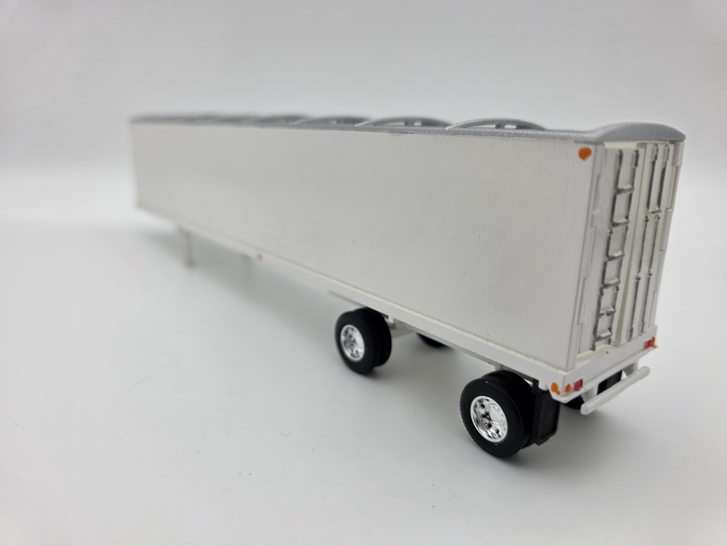 Shuffle floor trailer, 53ft spread axle