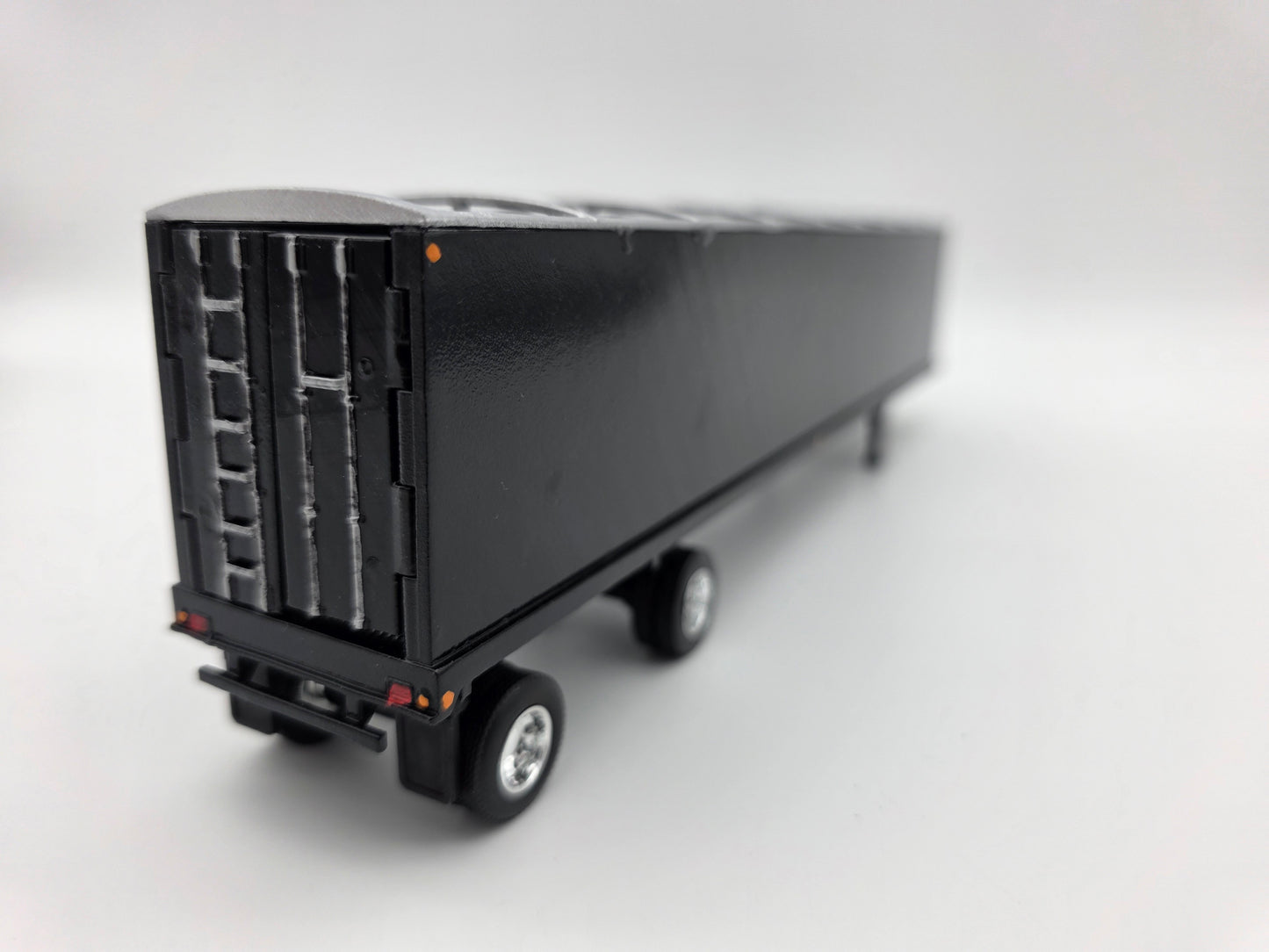 Shuffle floor trailer, 53ft spread axle