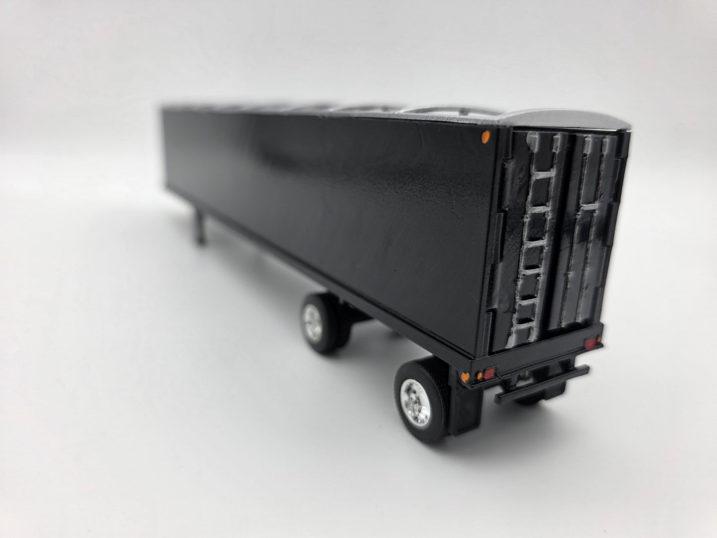 Shuffle floor trailer, 53ft spread axle