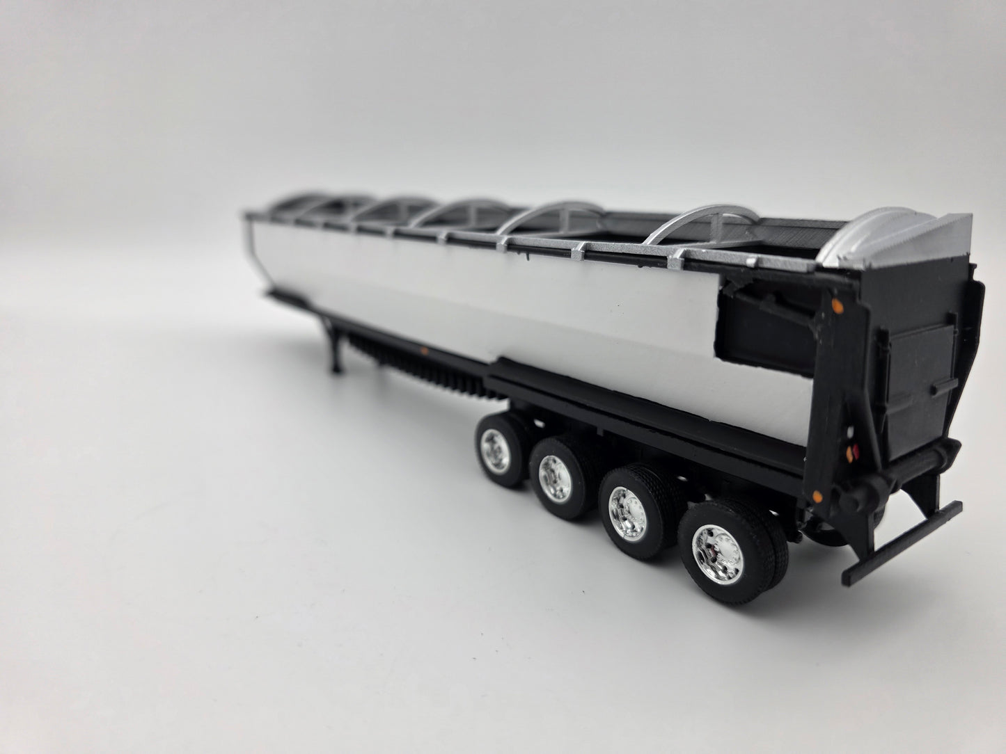 Aulick Aultimate belt trailer, 51ft, angled side