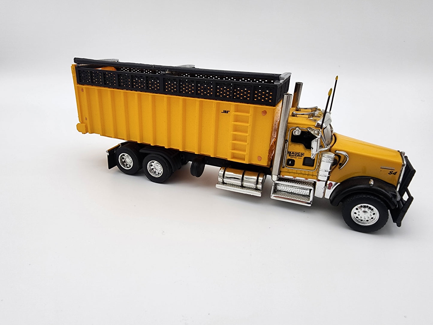 JBS/Artex 24ft chain floor truck mount box