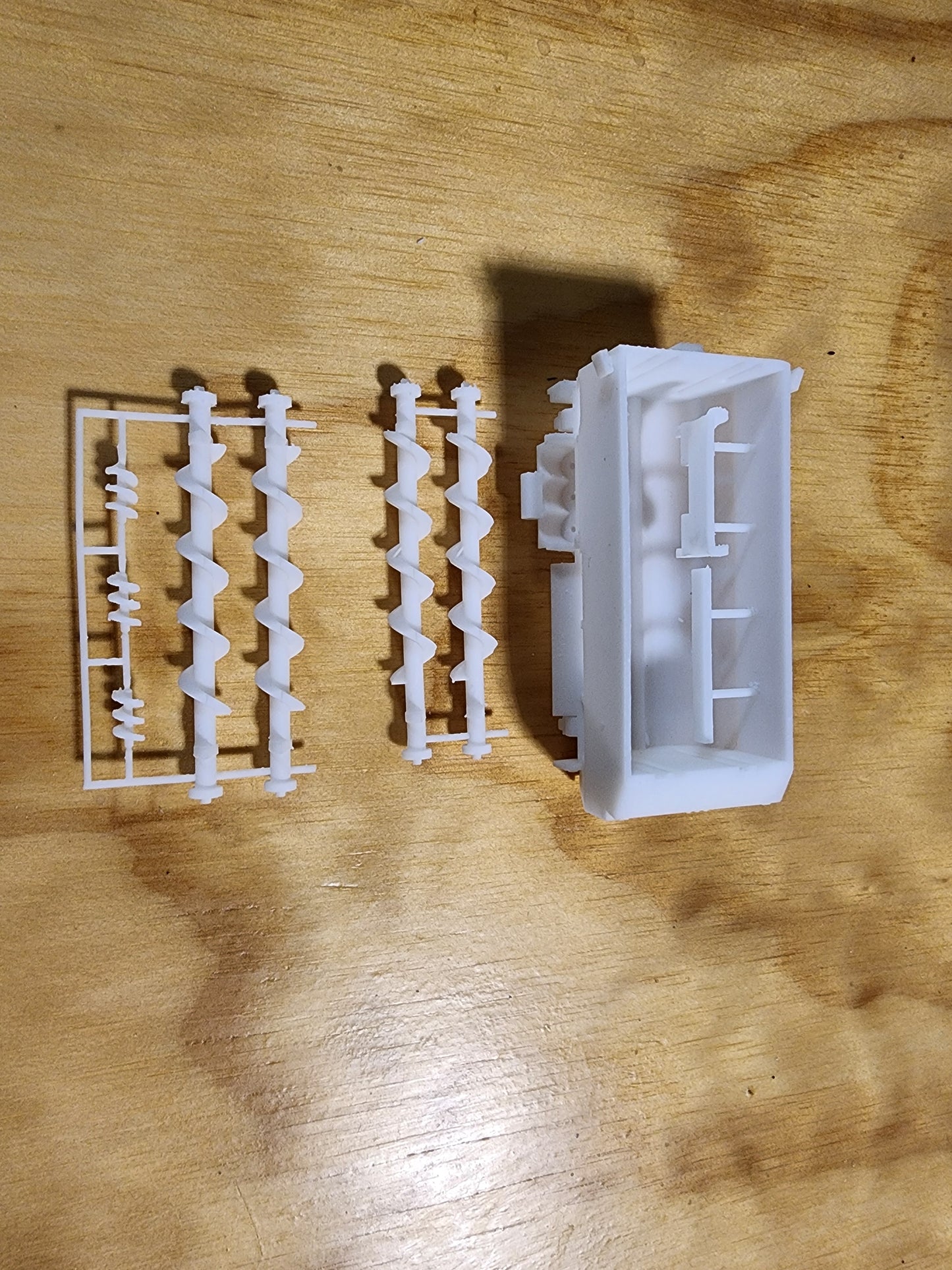 Feed box-small size, Harsh style