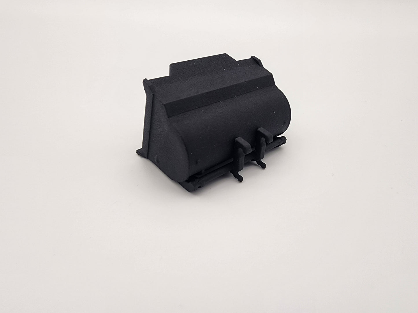 Loader bucket, tip out